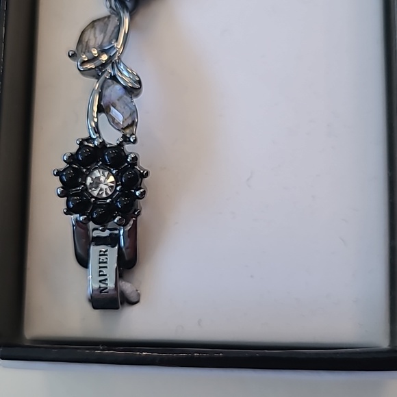 NAPIER FASHION JEWELRY 8" BRACELET - Picture 4 of 9